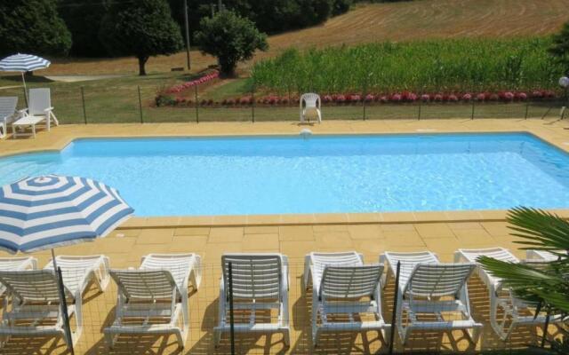 Gîte Saint-Crépin-et-Carlucet, 5 pièces, 12 personnes - FR-1-616-108