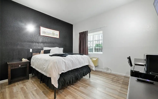Hotel Dilley Grand