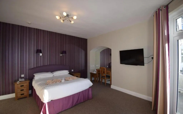 Riviera Hotel