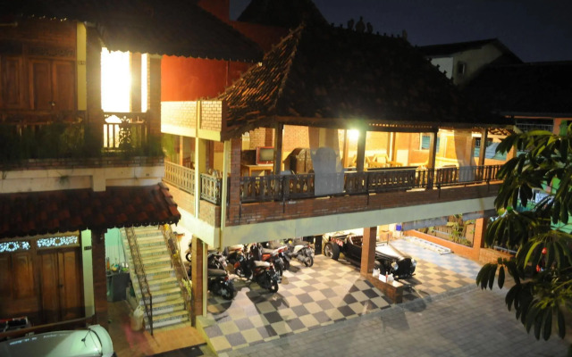 Roemah Balewaringin