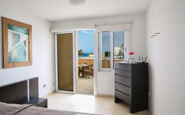 Apt Tayla AQ Ftb301