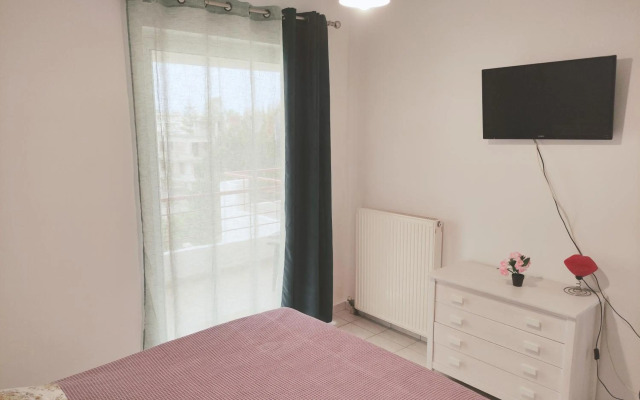 Summer Breeze Apartment in Kalamata