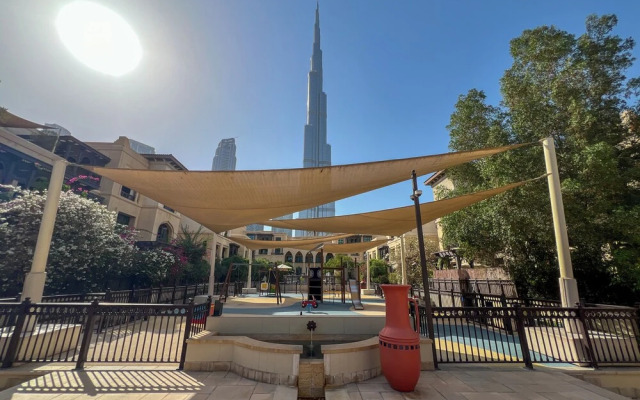 Durrani Homes - Majestic 4BR at Downtown