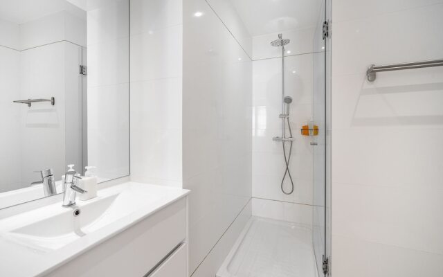 Urban Oasis Premium Location w AC