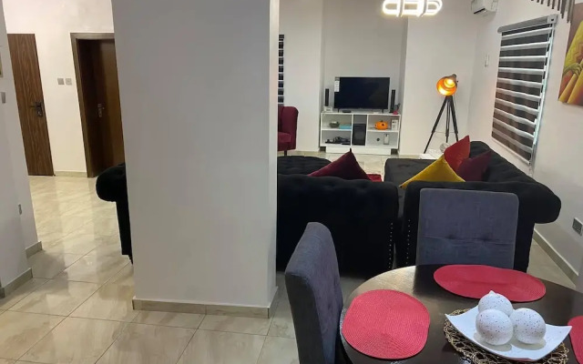 Comforts Court And Apartment