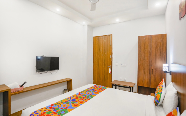 FabHotel Indirapuram by SBG Near Sec 62 Noida