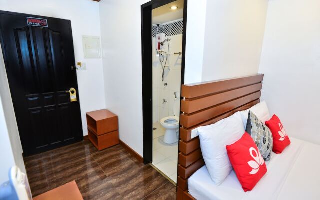 ZEN Rooms Abozza Station 2
