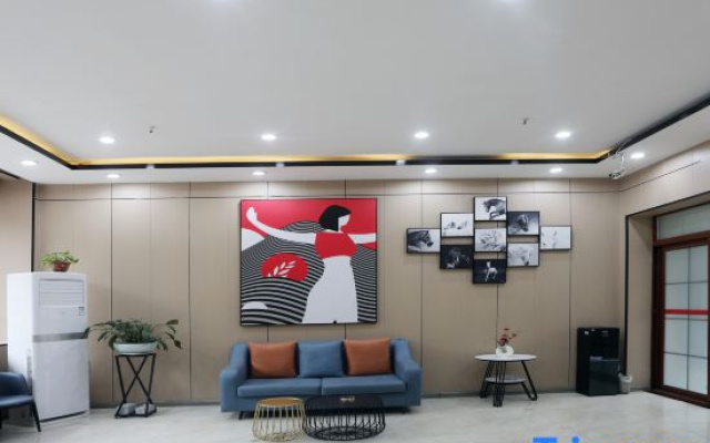 Junyi Chain Hotel (Linzhou Xinglin Road People's Square)