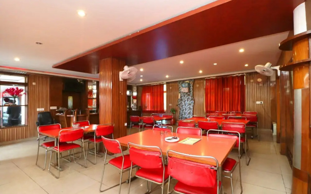 OYO 18943 Hotel Punjab Residency
