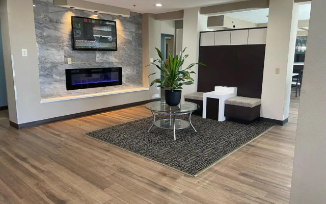 Days Inn & Suites by Wyndham Boardman