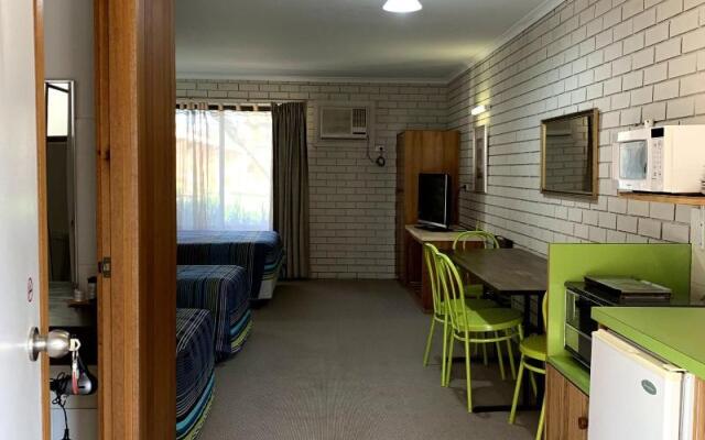 Kingswood Motel