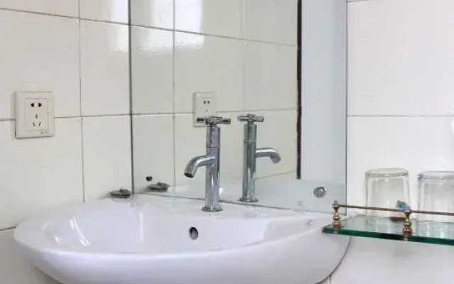 Qingyuan New Era Business Hotel