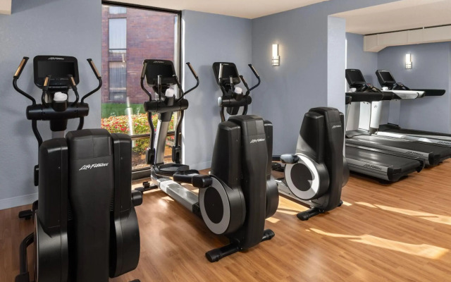 Delta Hotels by Marriott Minneapolis Northeast