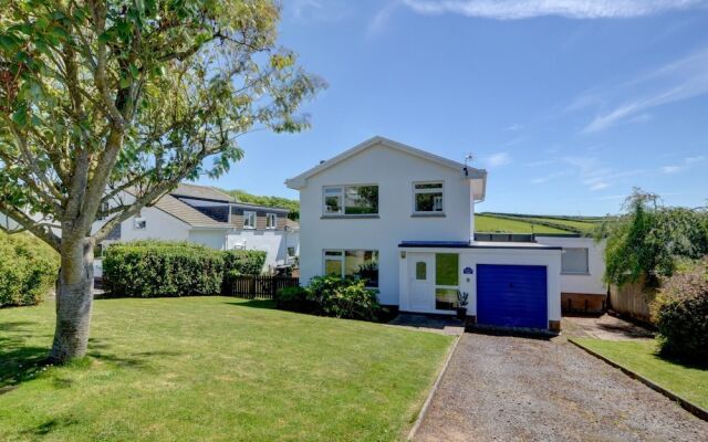 Magnificent holiday home in Georgeham near Beach