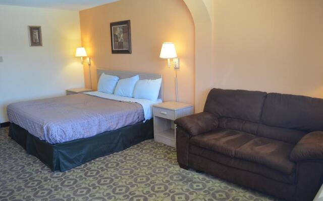 Summit Inn Hotel & Suites