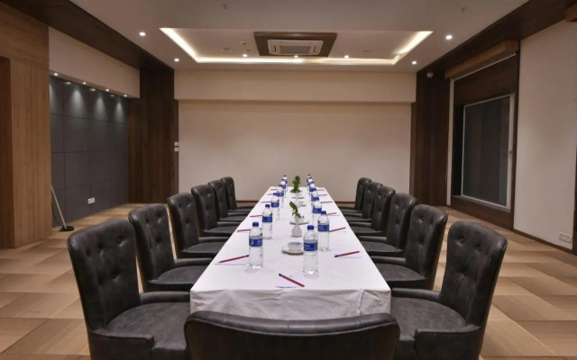 Click Hotel LH Seven Morbi