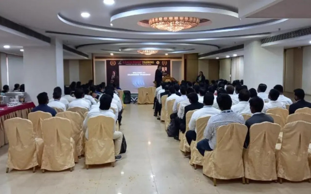 OYO 1489 Hotel Diamond's Pearl