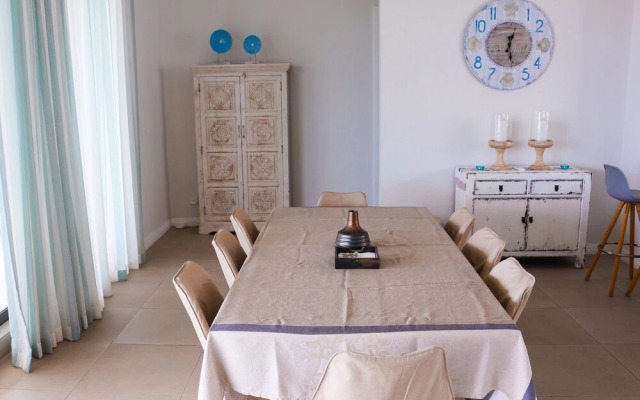 Sea Rock by Horizon Holidays