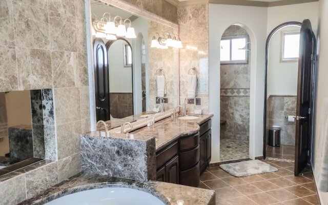 Esmeralda Luxury Resort