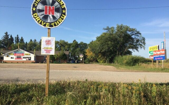 Theodore Motor Hotel