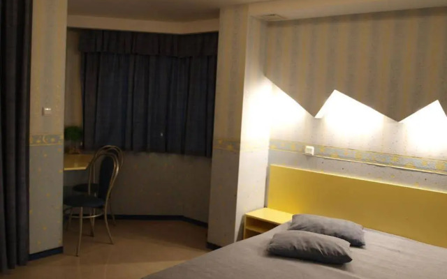 Paralax Hotel