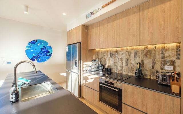 Waiata Beach House - Onetangi Beach