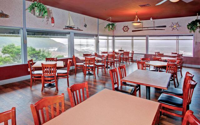 Clarion Inn Surfrider Resort