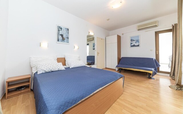 Nice Apartment in Kastel Stafilic With 1 Bedrooms and Wifi