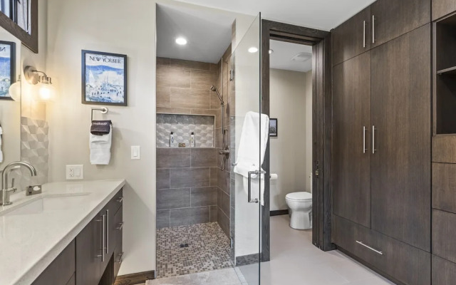 Nine Peaks 4 Bedroom Home