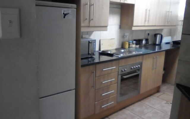 Elegant Upstairs Apartment