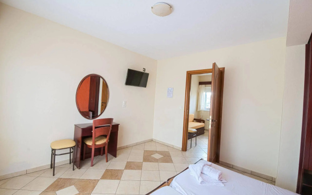 Lina Apartments