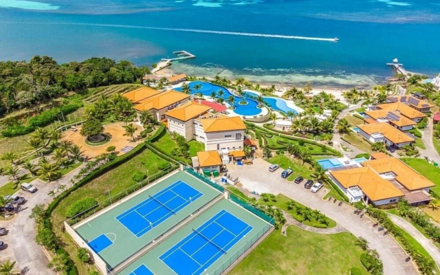 Pristine Bay 1303 3 Bedroom Villa by RedAwning