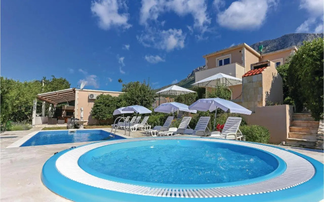 Four Bedroom Holiday Home In Kastel Sucurac