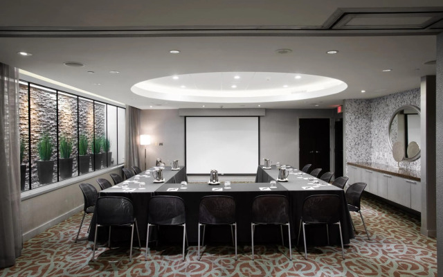 OPUS Hotel Vancouver