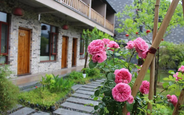 Moganshan Mountain Farmhouse