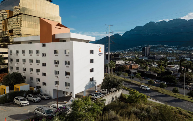 Comfort Inn Monterrey Valle