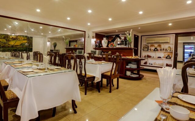Hanoi Little Town Hotel