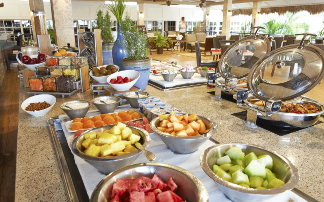 Manchebo Beach Resort and Spa