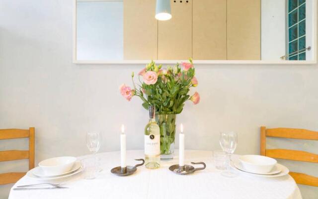 Mariensztat - 2 Swans