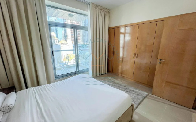 Blakely 2BR Lakeview Retreat With Open Balcony