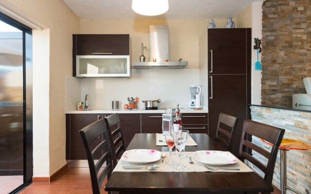 Apartment 50 Meters from the sea GC16