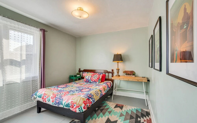 Pet-friendly Pittsburgh Home: 3 Mi to Downtown!