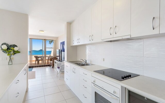 5 'Casuarina's ' 33 Soldiers Point Road - superb waterfront unit