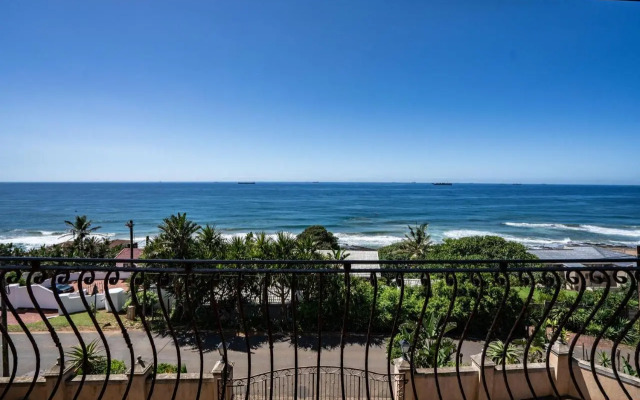 6 Bedroom Tuscan Styled Home in Umdloti Beach