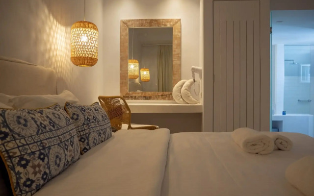 Adonis Hotel Studios & Apartments
