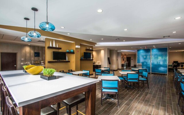 Comfort Suites Fort Lauderdale Airport South & Cruise Port