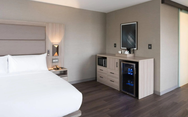 AC Hotel by Marriott Boston Cleveland Circle