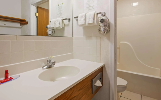 SureStay Hotel by Best Western Greenville