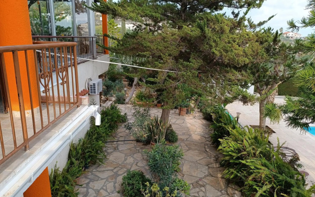 Rantzo Holiday Apartments