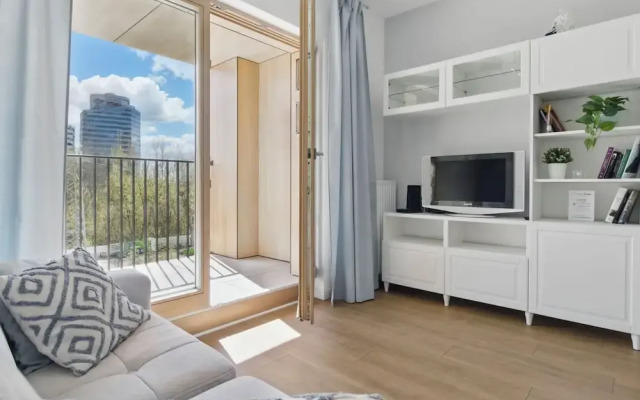 Lumina apart near the railway station